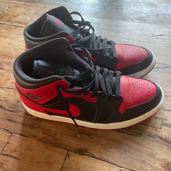 Nike Air Jordan 1 Mid Banned | 554724-074 | Men\'s Size 8.5
